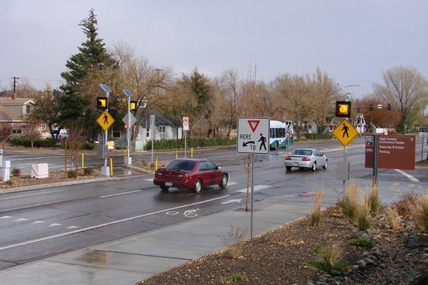 Solar Wireless Crosswalk System - Solar Traffic Controls